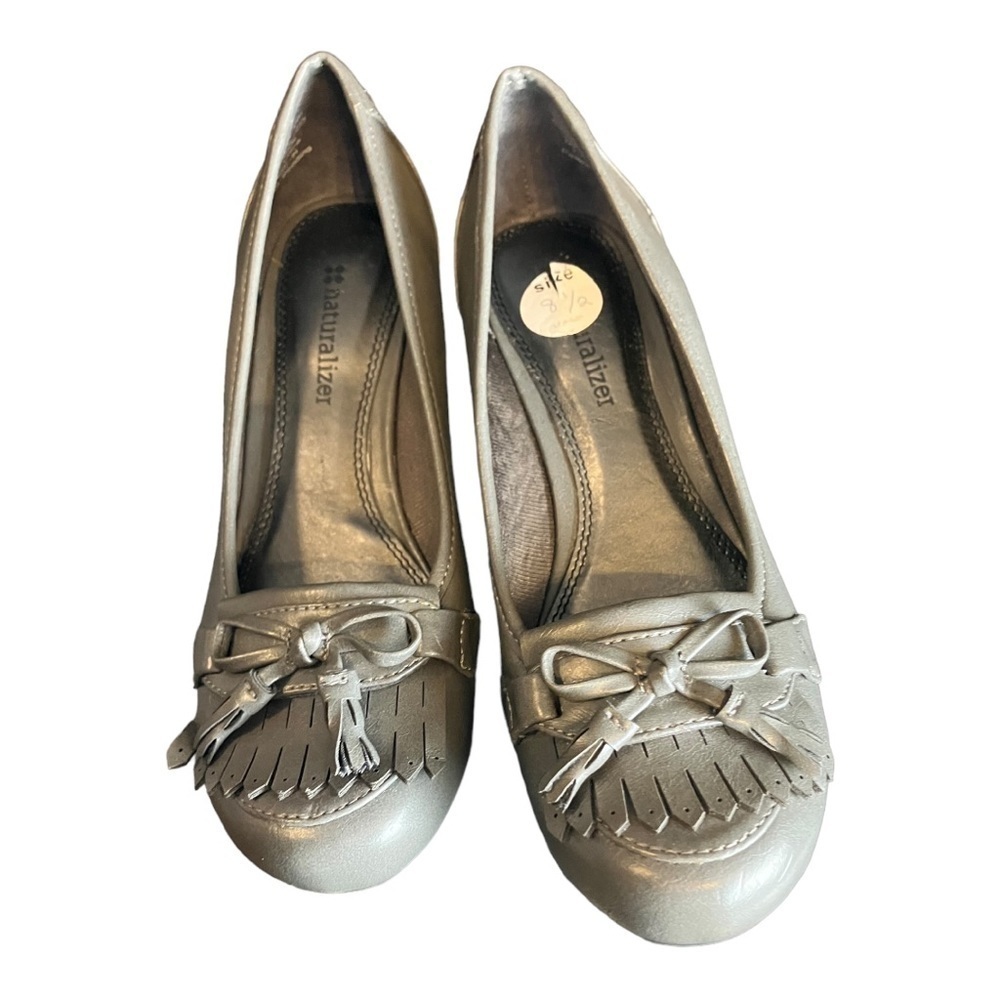 Naturalizer Dark Grey Loafer 2.5” Heels Tassels Size 6 1/2